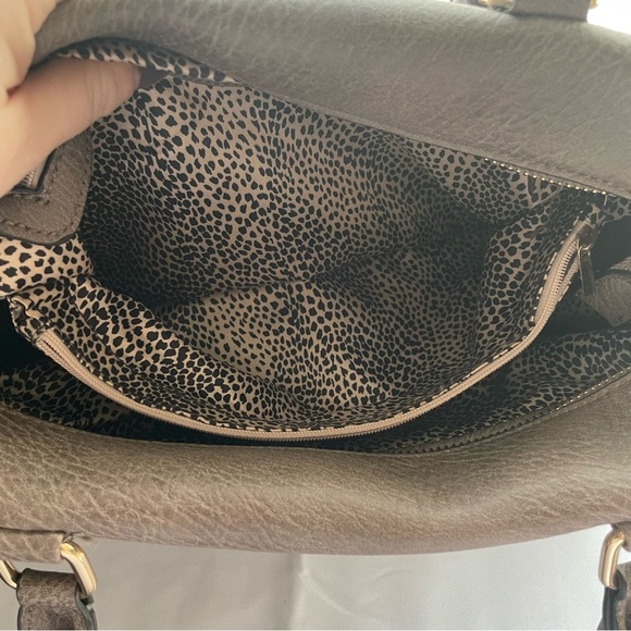 Medium Light Gray Shoulder Crossbody Bag Purse Unbranded Gold Hardware - Picture 4 of 11